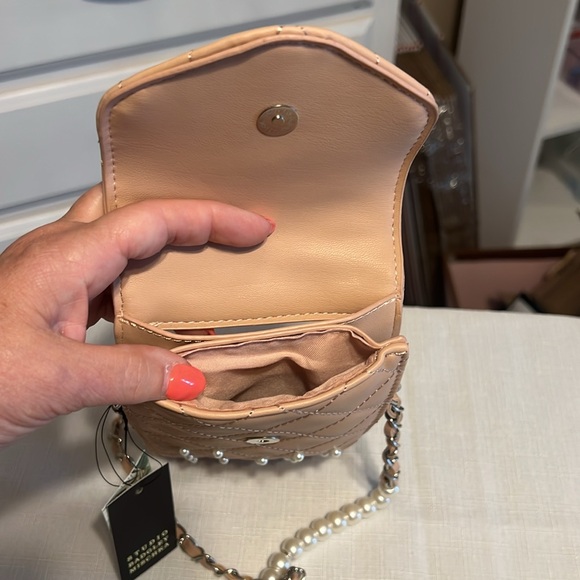 Badgley Mishka Pearl Strap Quilted Cell Phone Case NWT Cream - Picture 8 of 8